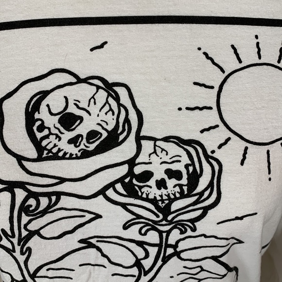 Eighty Eight Savage Skulls and Roses Long Sleeve white Tee - Size Small - Picture 6 of 7